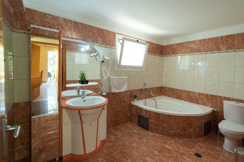 Ilios Hotel & Villas Geni  ภายนอก รูปภาพ