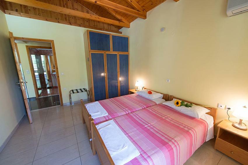 Ilios Hotel & Villas Geni  ภายนอก รูปภาพ