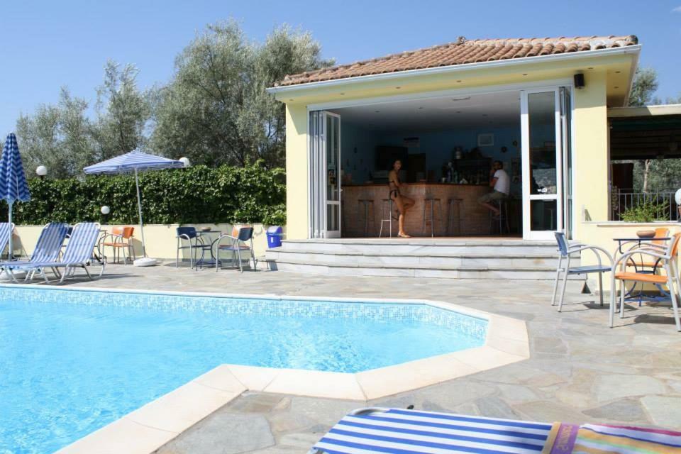 Ilios Hotel & Villas Geni  ภายนอก รูปภาพ